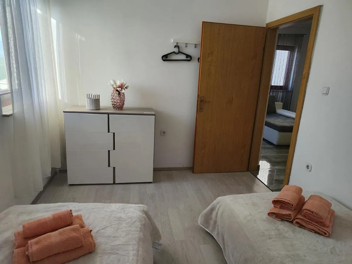 Apartments Orhidelia Njivice