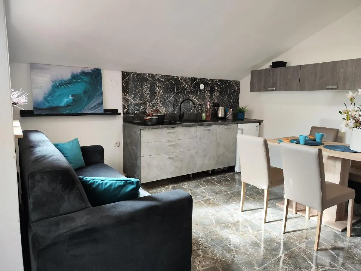 Apartments Orhidelia نجيفيش
