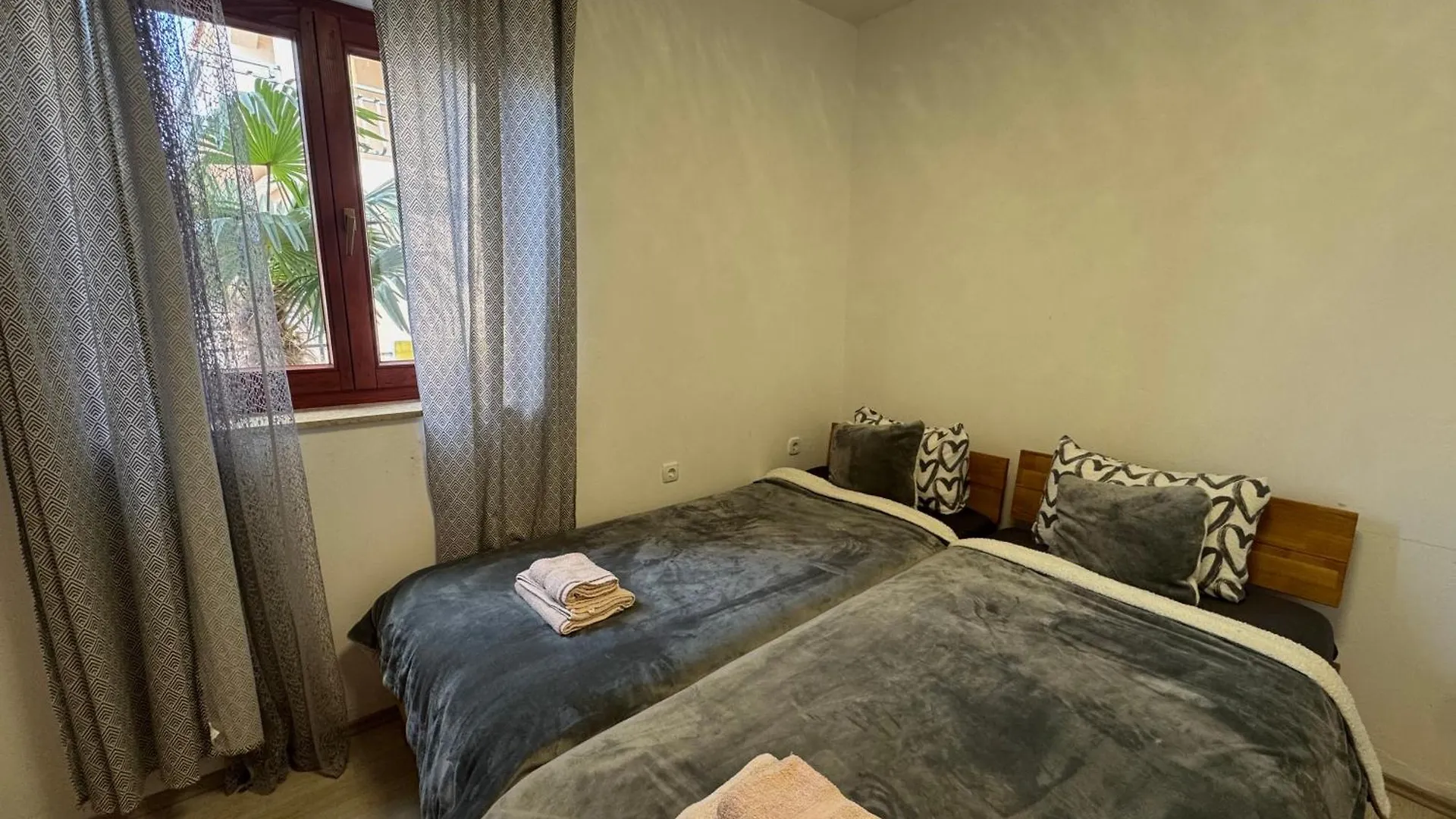 Apartments Orhidelia نجيفيش