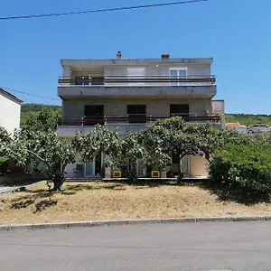 Tina Apartman
